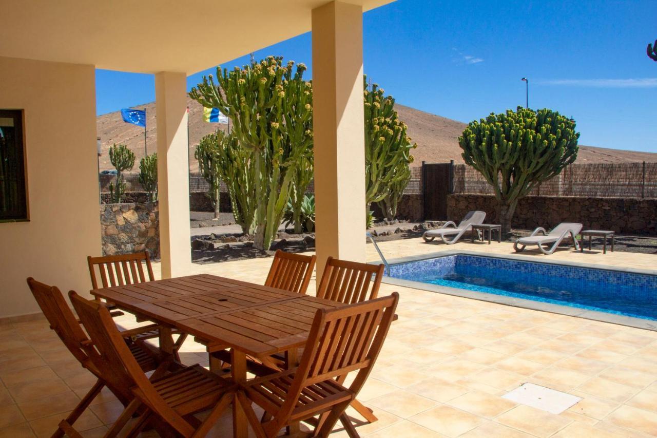 Villas Oasis Casa Vieja La Oliva Exterior foto